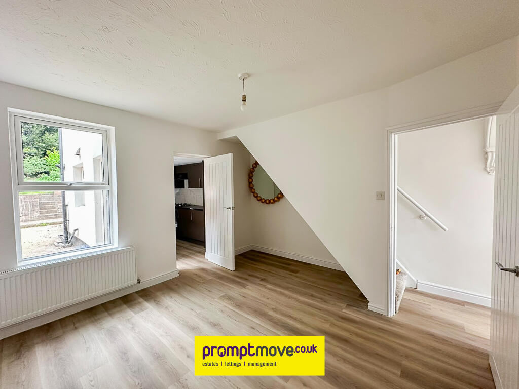 House in Luton - View 5