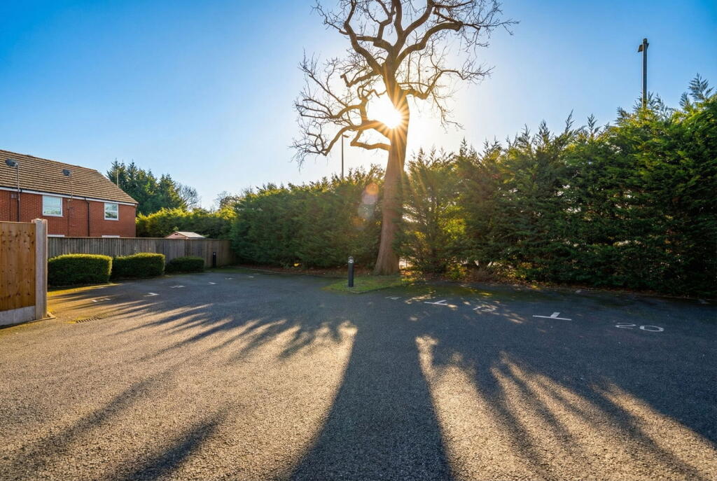 Additional image 10 of Snitterfield Drive, Shirley