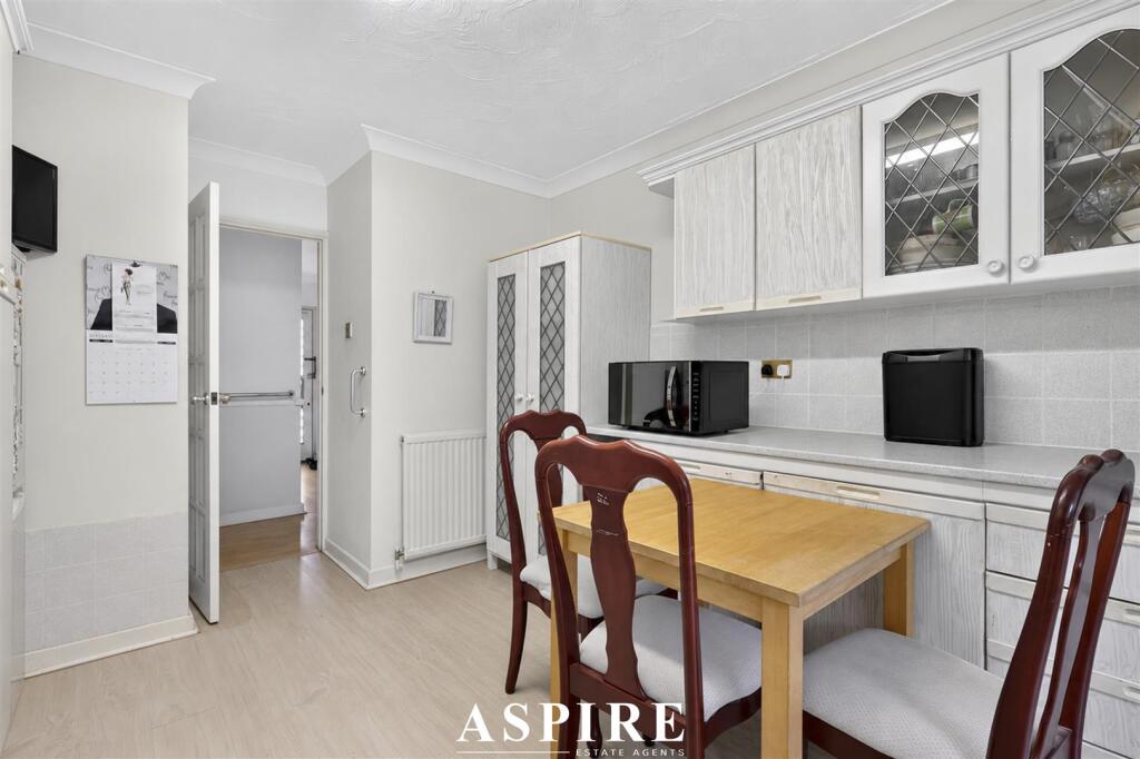 House in Castle Point, Canvey Island - View 5