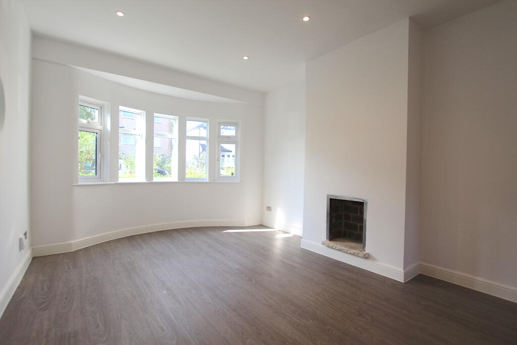 House in London, Southbury - View 3
