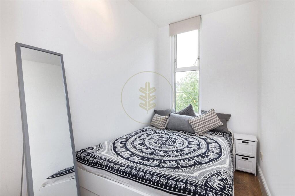 Apartment in London - View 5