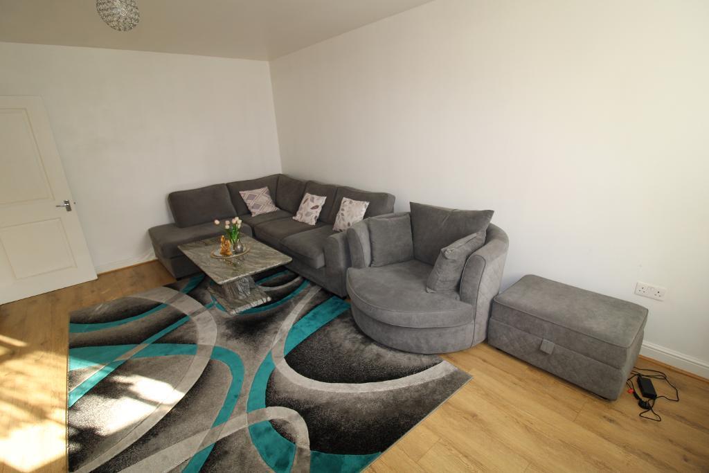 Apartment in Milton Keynes - View 3