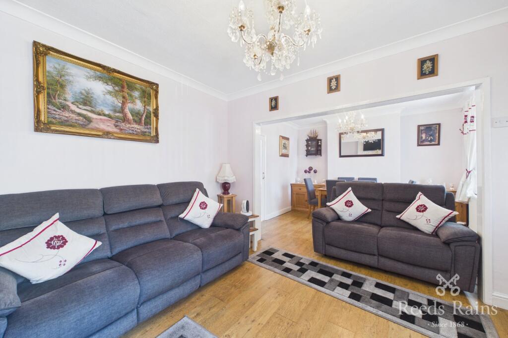 House in Rotherham, Thurcroft - More