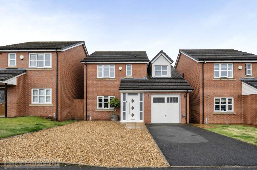 Main image of property: The Crescent, Shaw, Oldham, Greater Manchester, OL2
