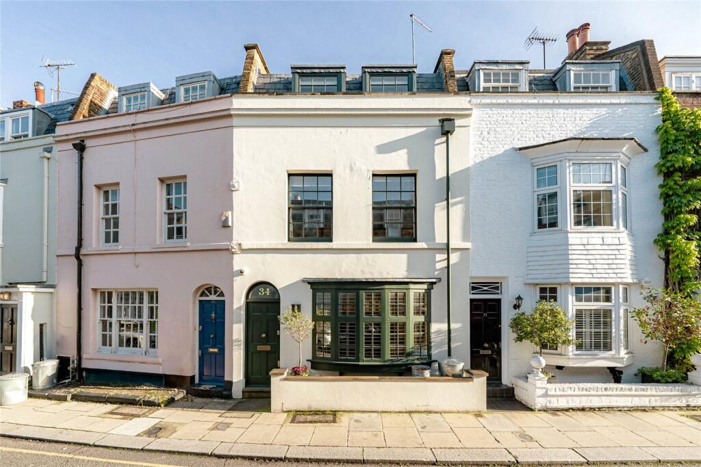 Main image of property: Godfrey Street, Chelsea, SW3
