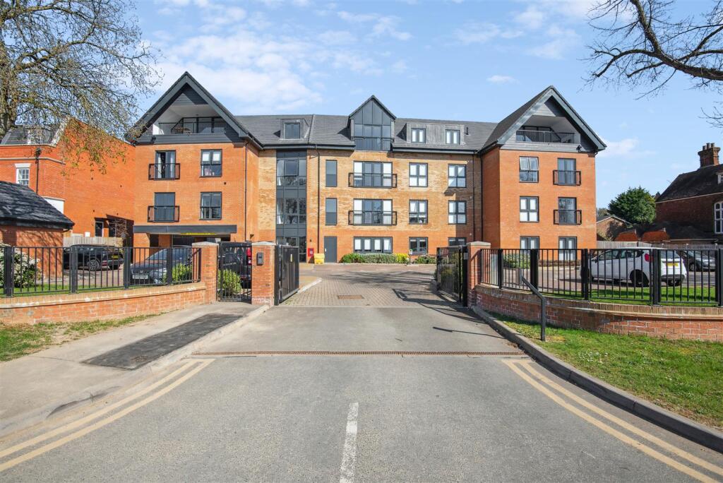 Main image of property: DeHavilland House, North Road, Stevenage