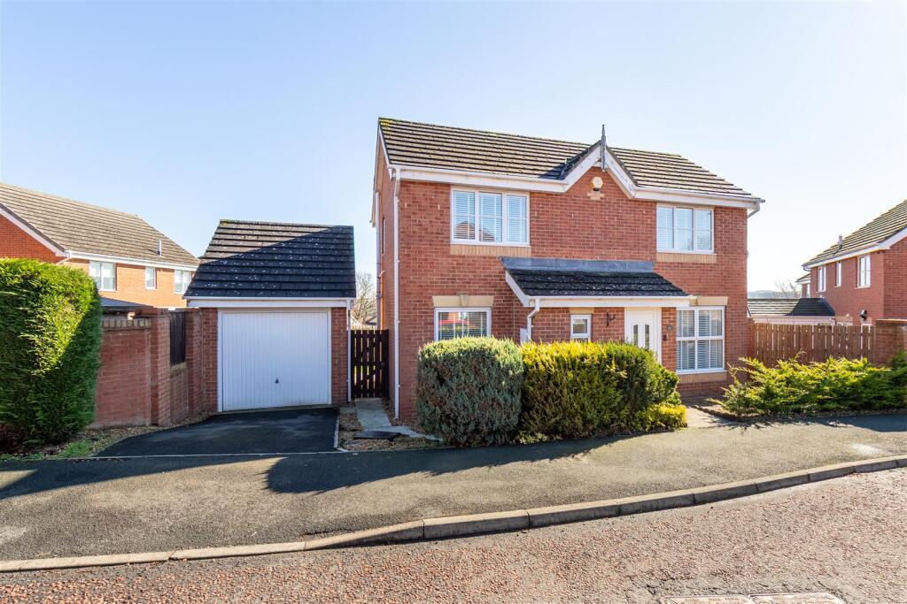 3-bed detached on Blencathra Way, Blaydon-On-Tyne, NE21, £230,000