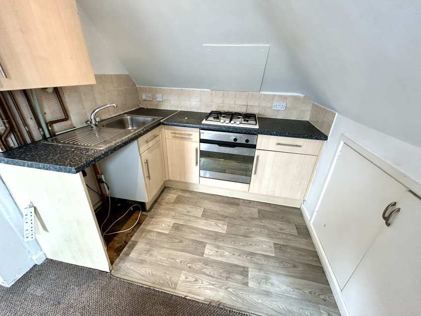 Apartment in Bournemouth, Boscombe - View 3