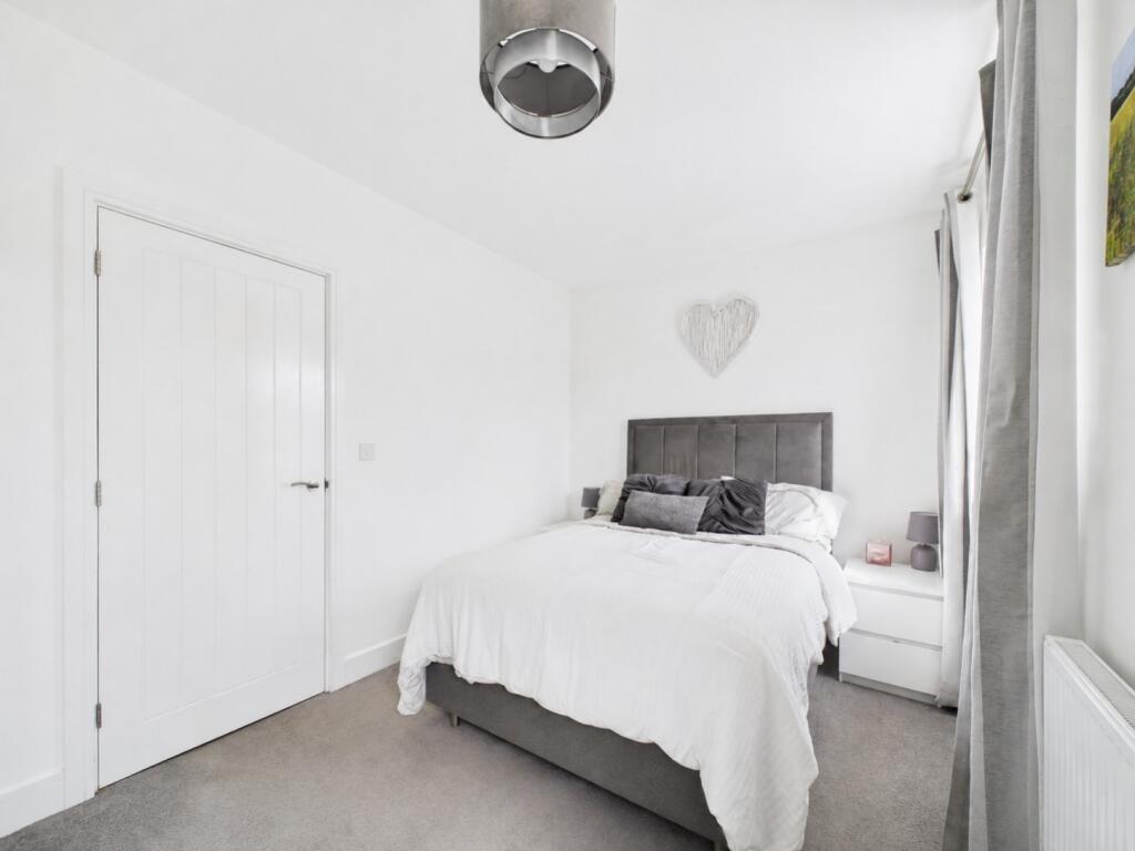 House in Wolverhampton, West Midlands - More