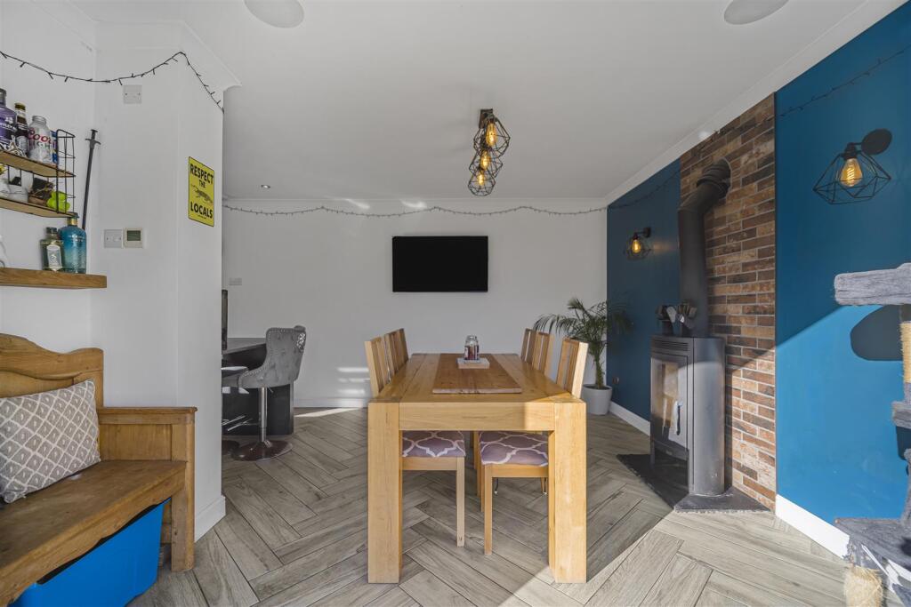 House in Barry, The Knap - View 5