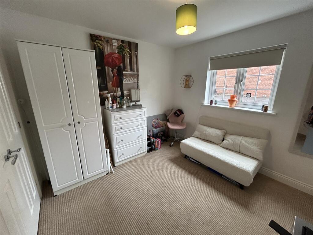 Apartment in Dudley - More