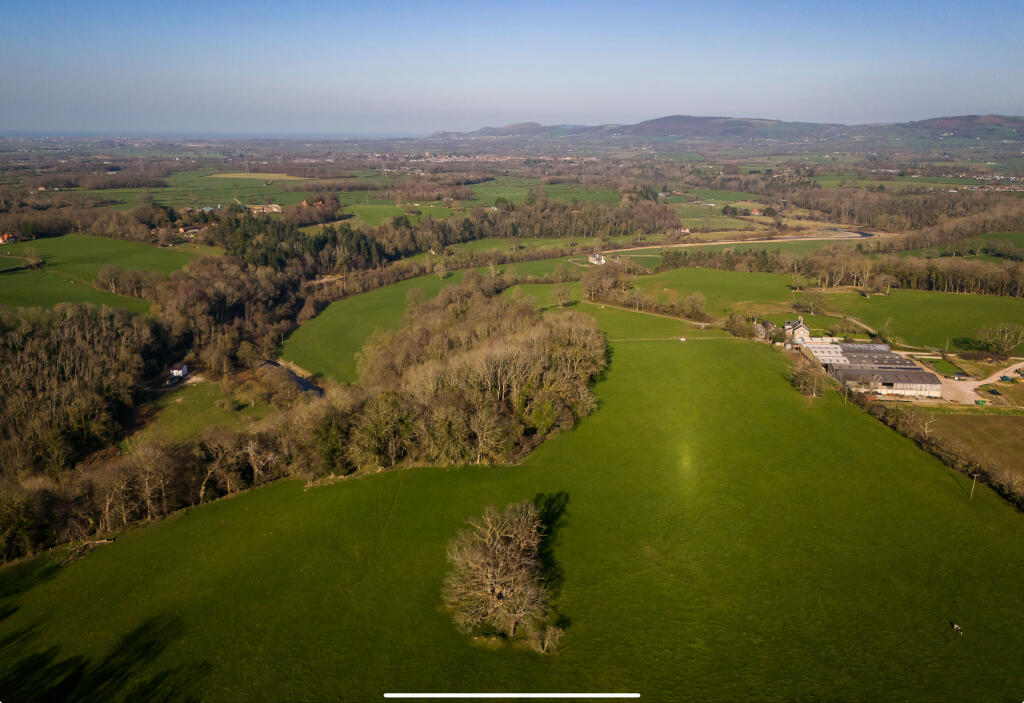 Denbigh, LL16 photo 3