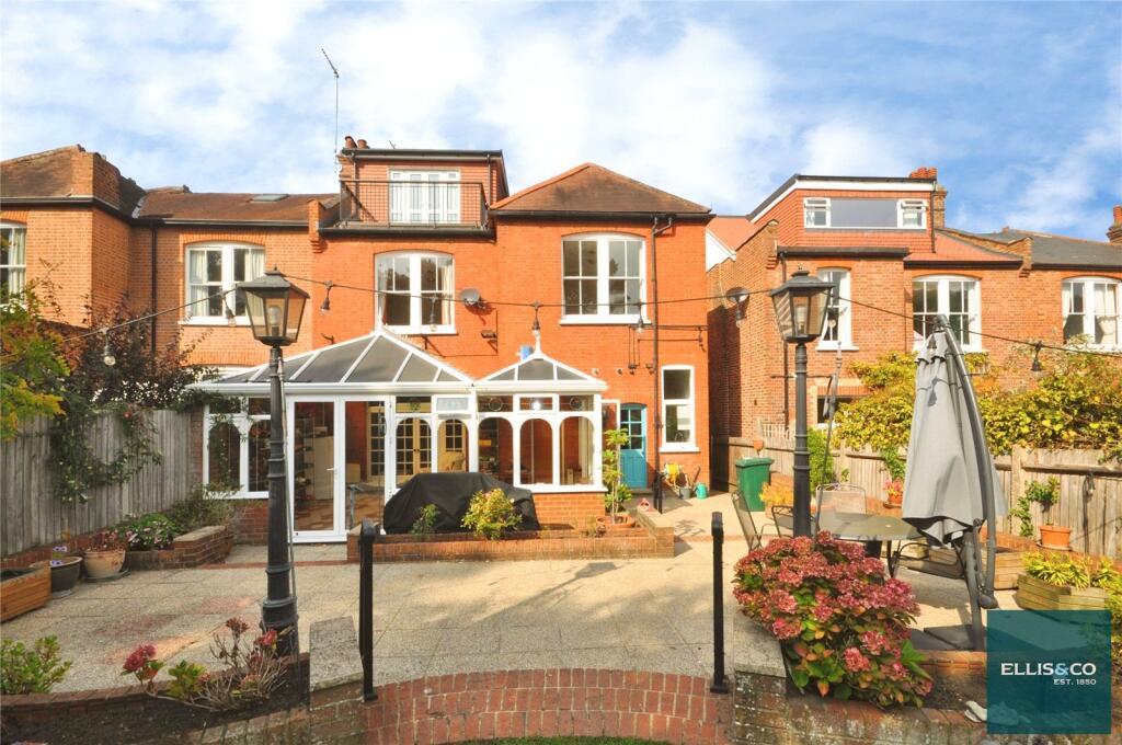 House in London, Church End - View 2