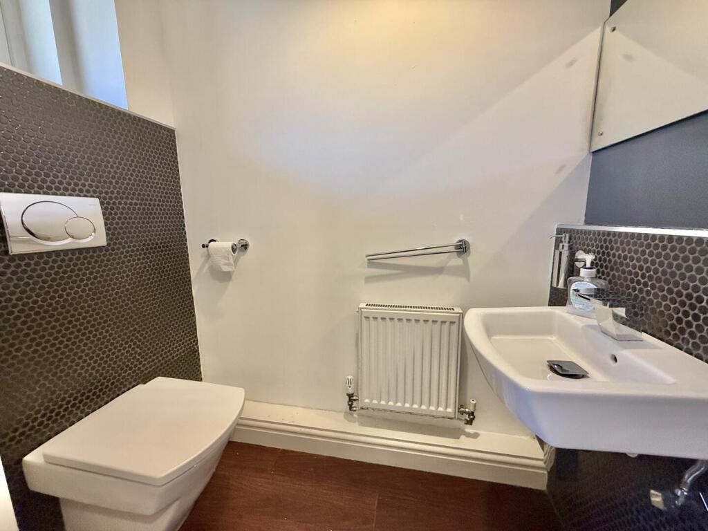 Dunstan Close, Penryn photo 4