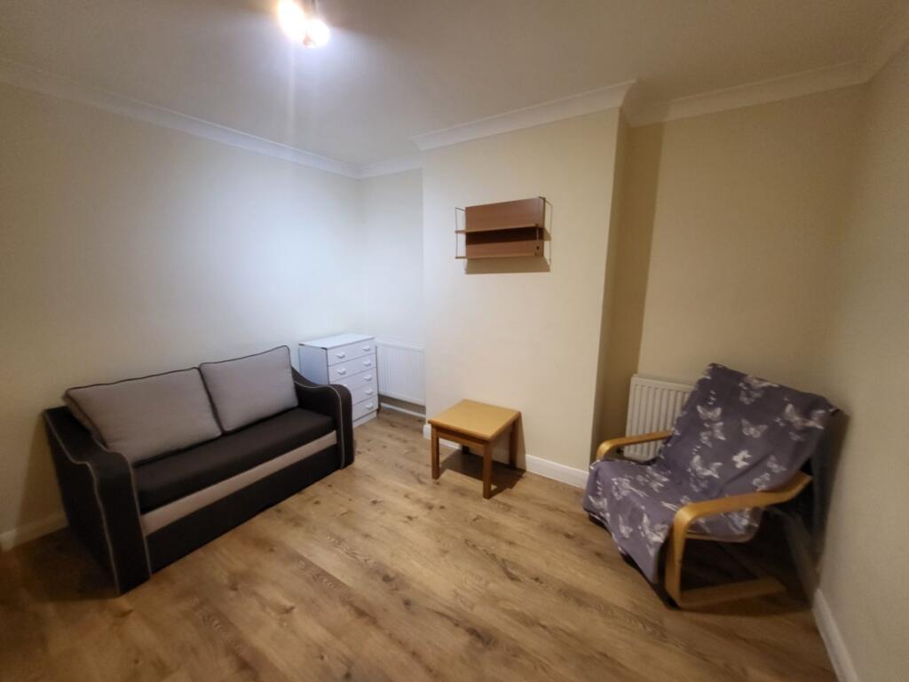 House in Southall - View 4