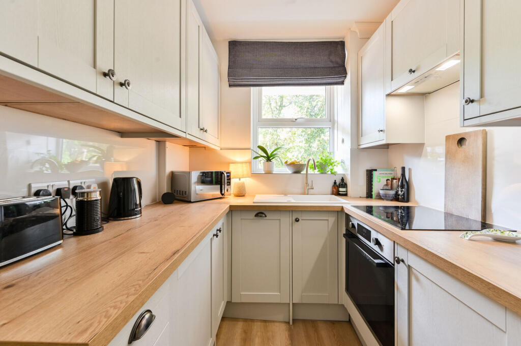 Apartment in London, Stockwell - More