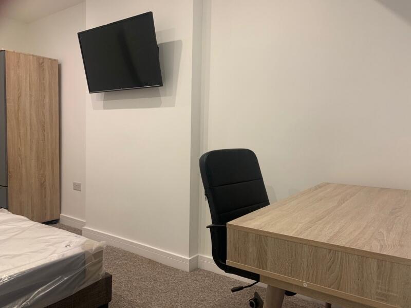 House in Leeds - View 2