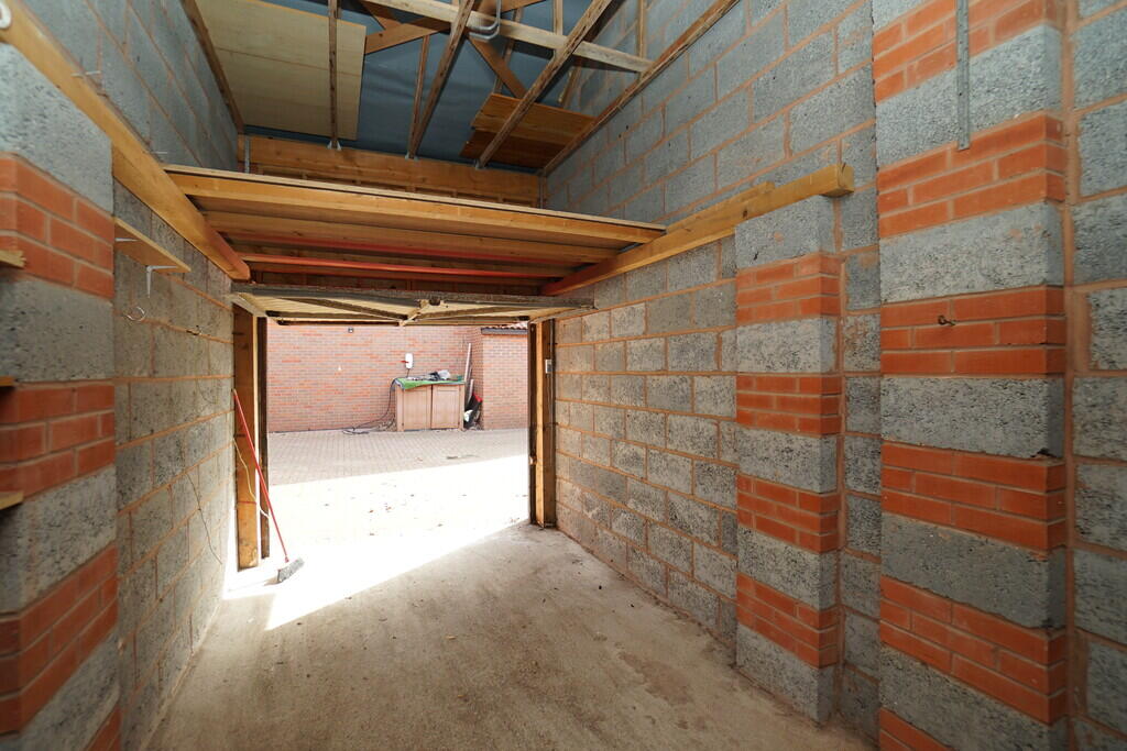 Garage 4, Carne Place - View 2