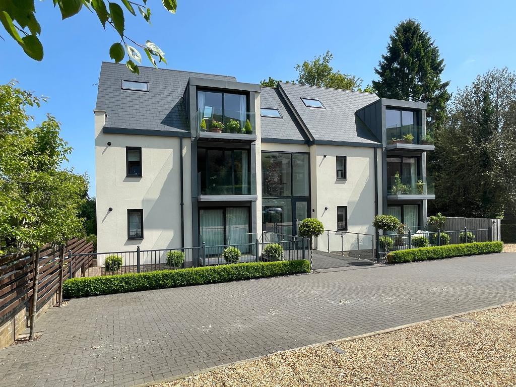 Main image of property: 16 Victoria Road, Great Malvern, Worcestershire, WR14 2TG