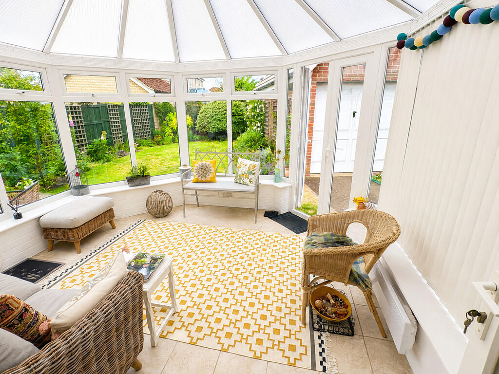 Wilkin Drive, Tiptree photo 4