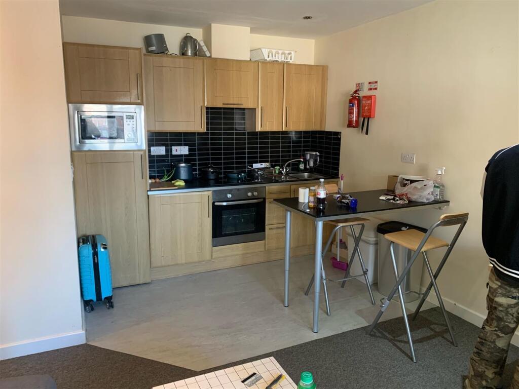 Main image of property: Flat, Bristol Road, Selly Oak, Birmingham
