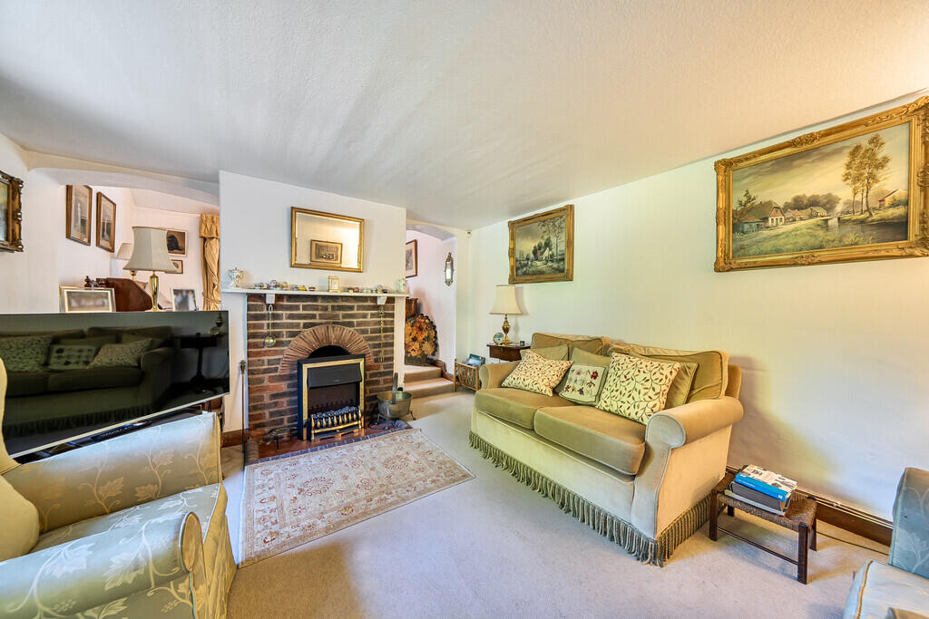 House in Horsham, Brooks Green, Shipley - More