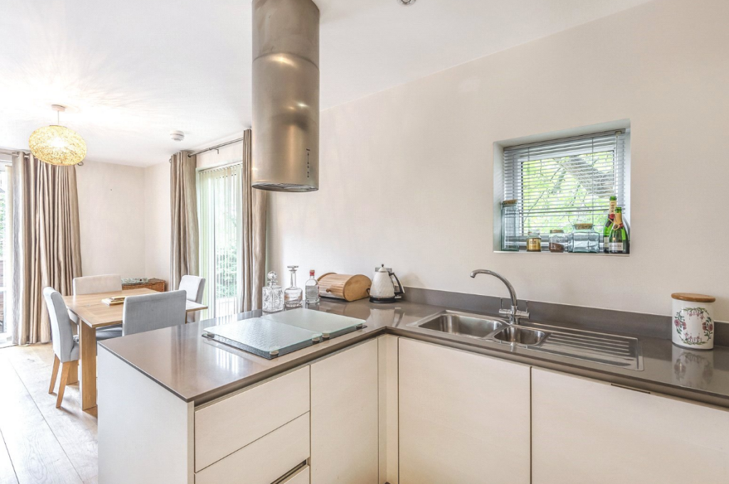Apartment in Winchester, Harestock, Fulflood - View 3