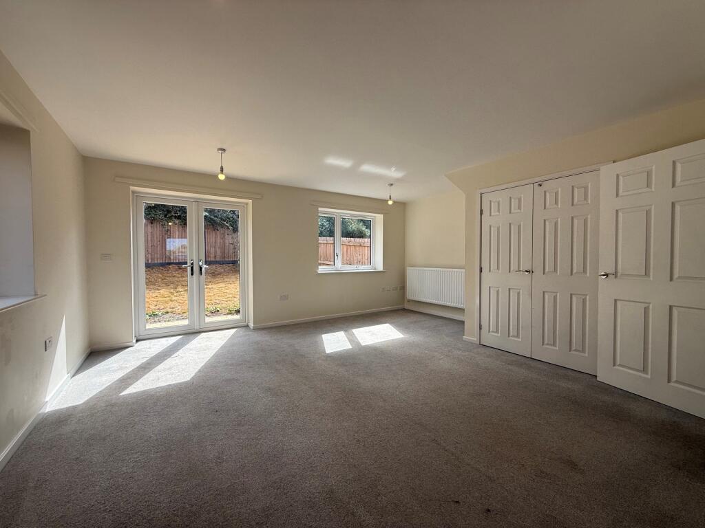 House in Worcester - View 4