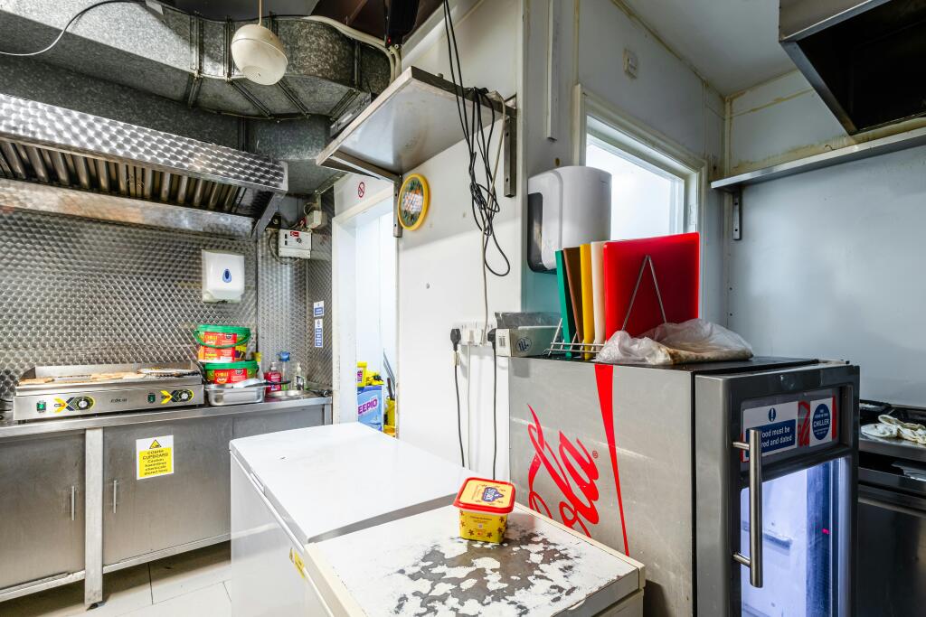 Burdett Rd 322 8.jpg