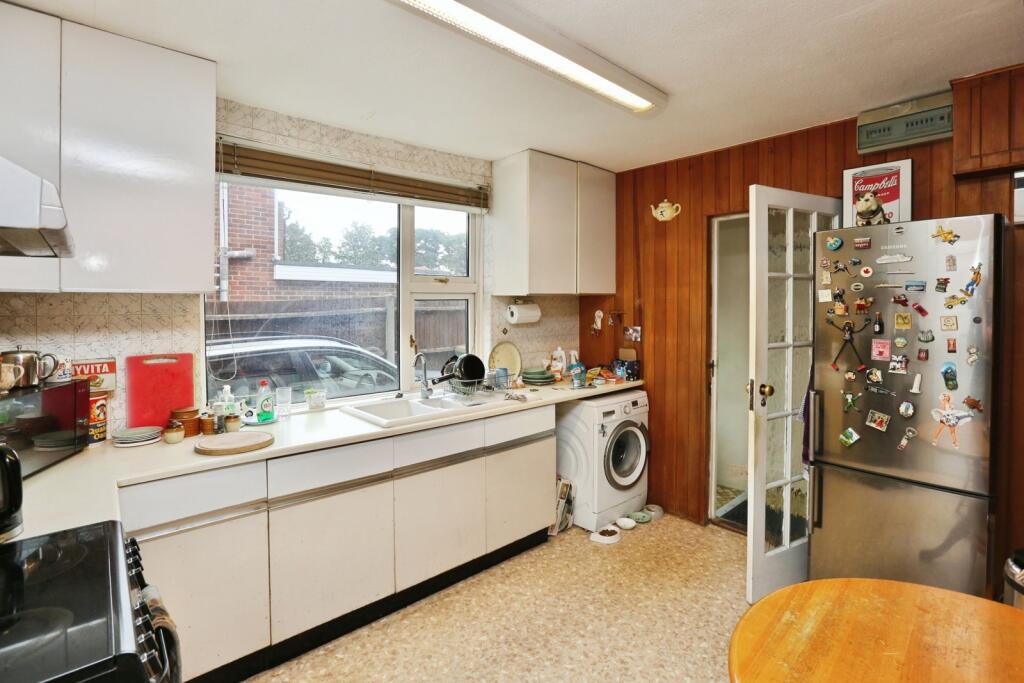 House in Southampton - More