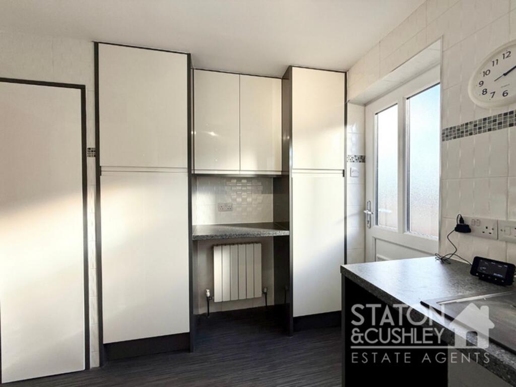 House in Ashfield, Sutton in Ashfield, Stanton Hill - View 4
