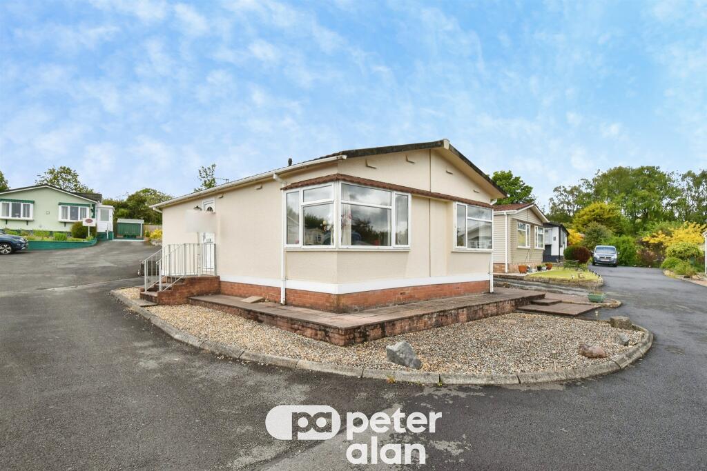 2-bed caravan on Pleasant View Park, Trecynon, Aberdare, £100,000
