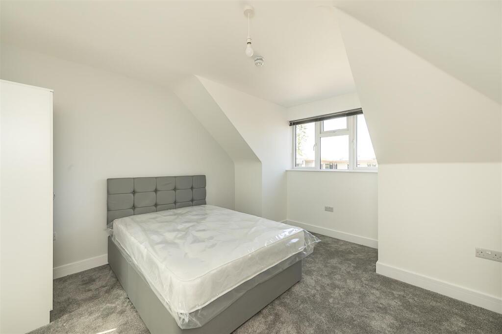 House in St Albans - View 2