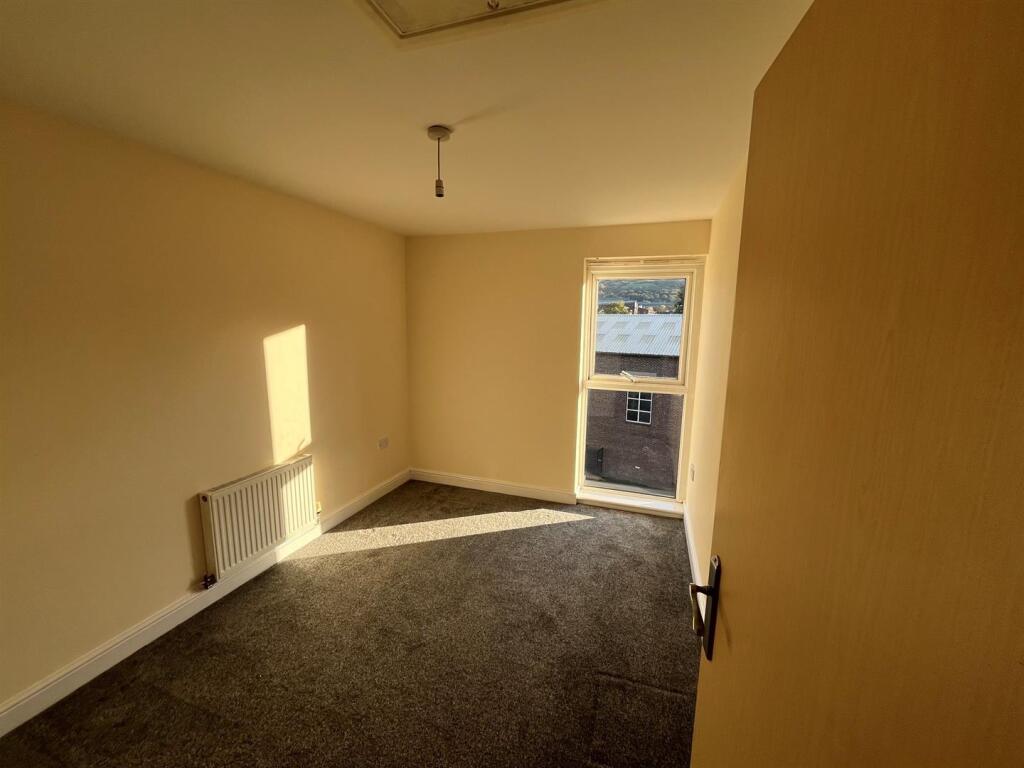 Apartment in Halifax - View 5