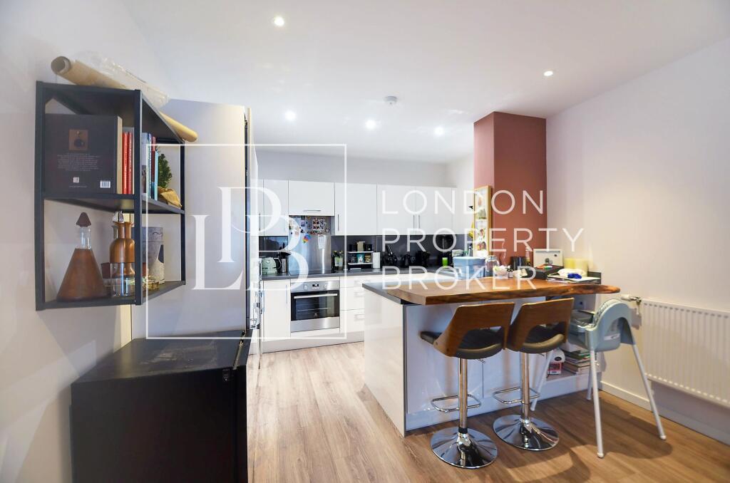 Main image of property: Catalina House, Goodmans Field, E1