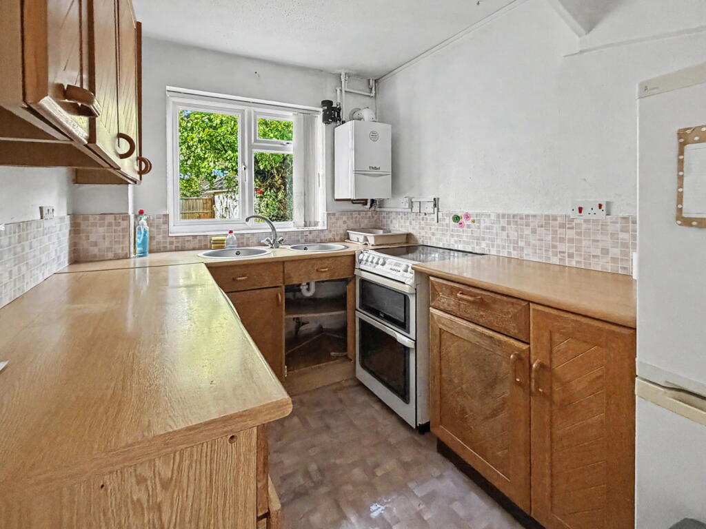 House in Basingstoke and Deane, Chineham - View 5