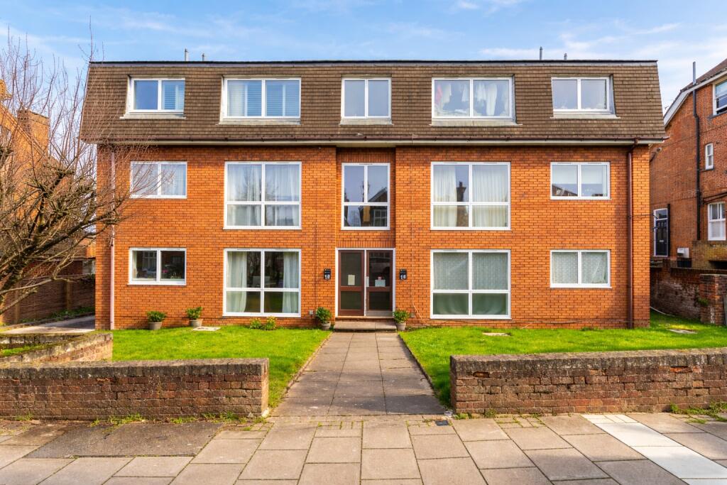 Carlisle Avenue, St. Albans, Hertfordshire, AL3