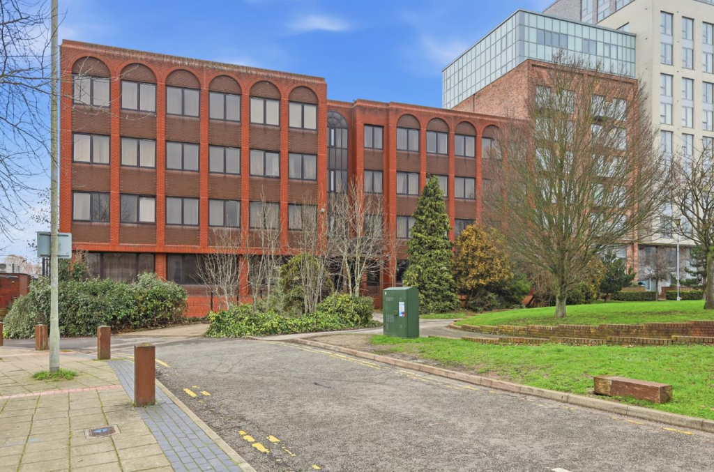Apartment in Watford - View 4