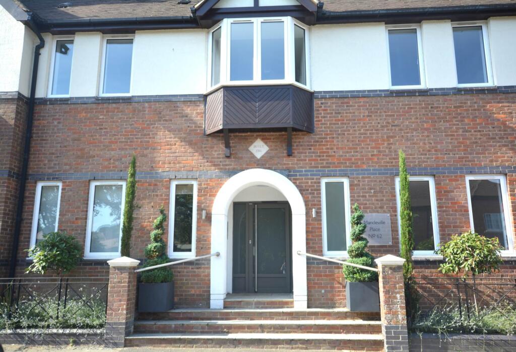Main image of property: The Broadway, Amersham
