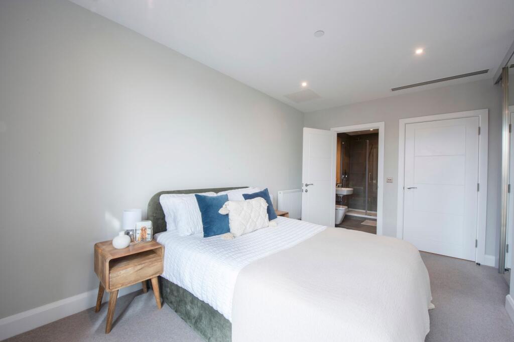 Apartment in London - View 5