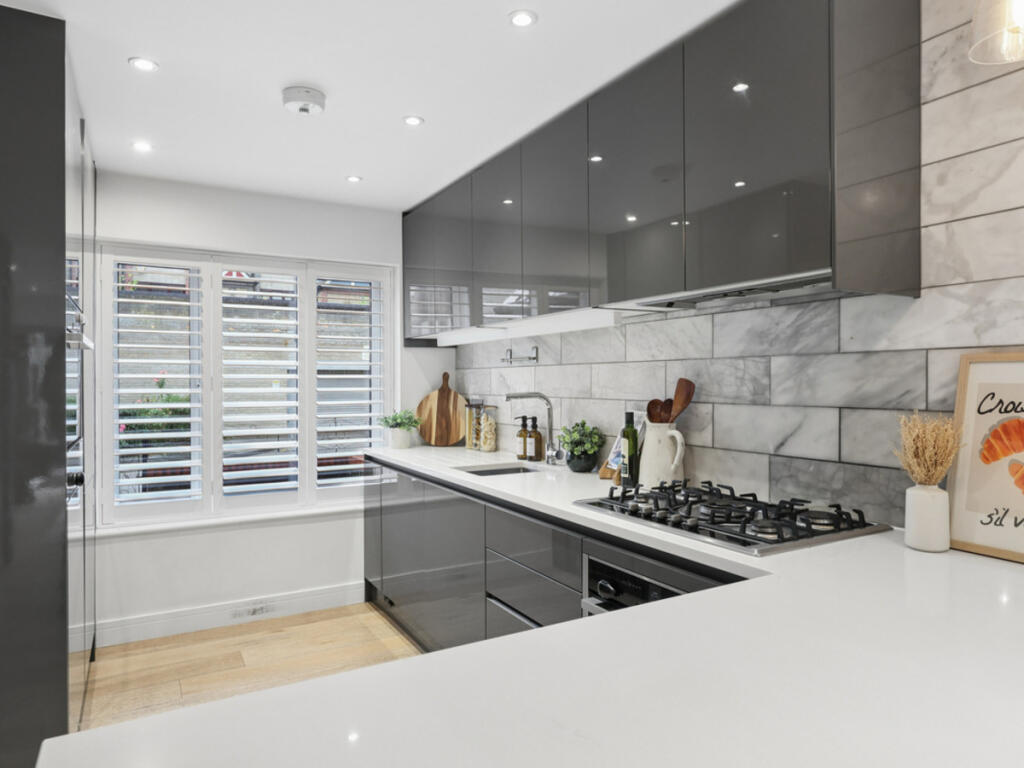 House in London - View 5