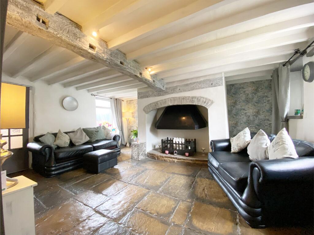 Cupcake Cottage, Oldfield Lane, Heckmondwike photo 3