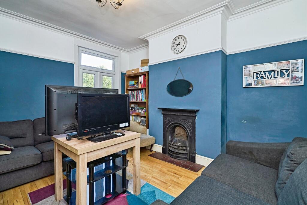 House in Wolverhampton, Tettenhall - View 4
