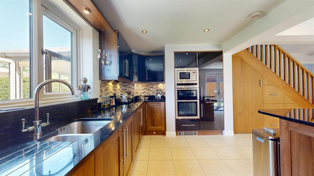 House in Milton Keynes, Two Mile Ash, Abbey Hill - More