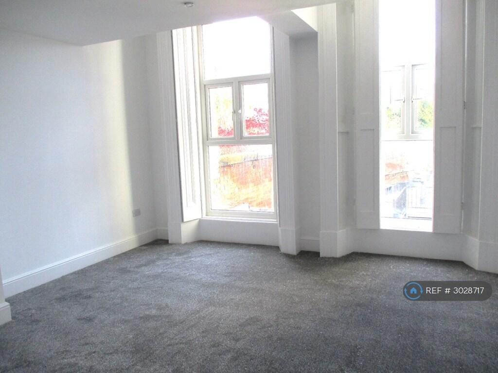 Apartment in Chester - View 5