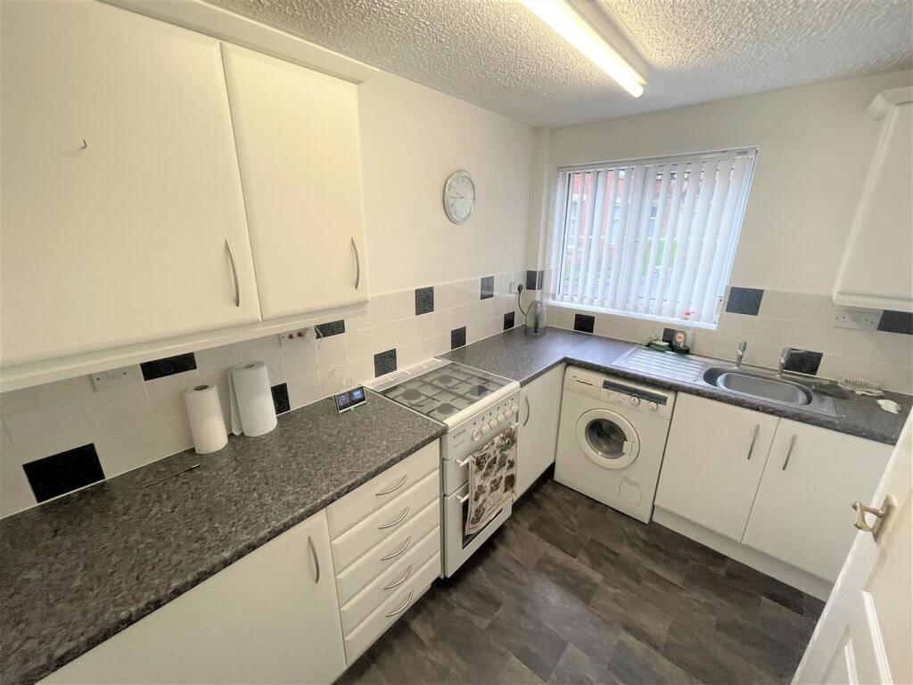 23 Hollybank, Boys Lane, Fulwood, Preston photo 2