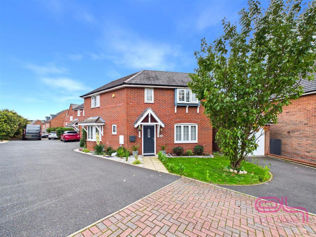 House in South Derbyshire, Derbyshire - View 3