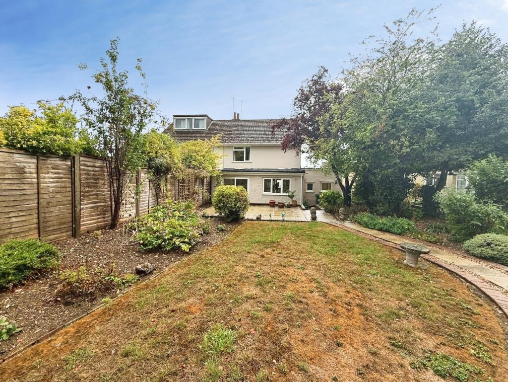 House in Basingstoke and Deane, Oakridge - View 2