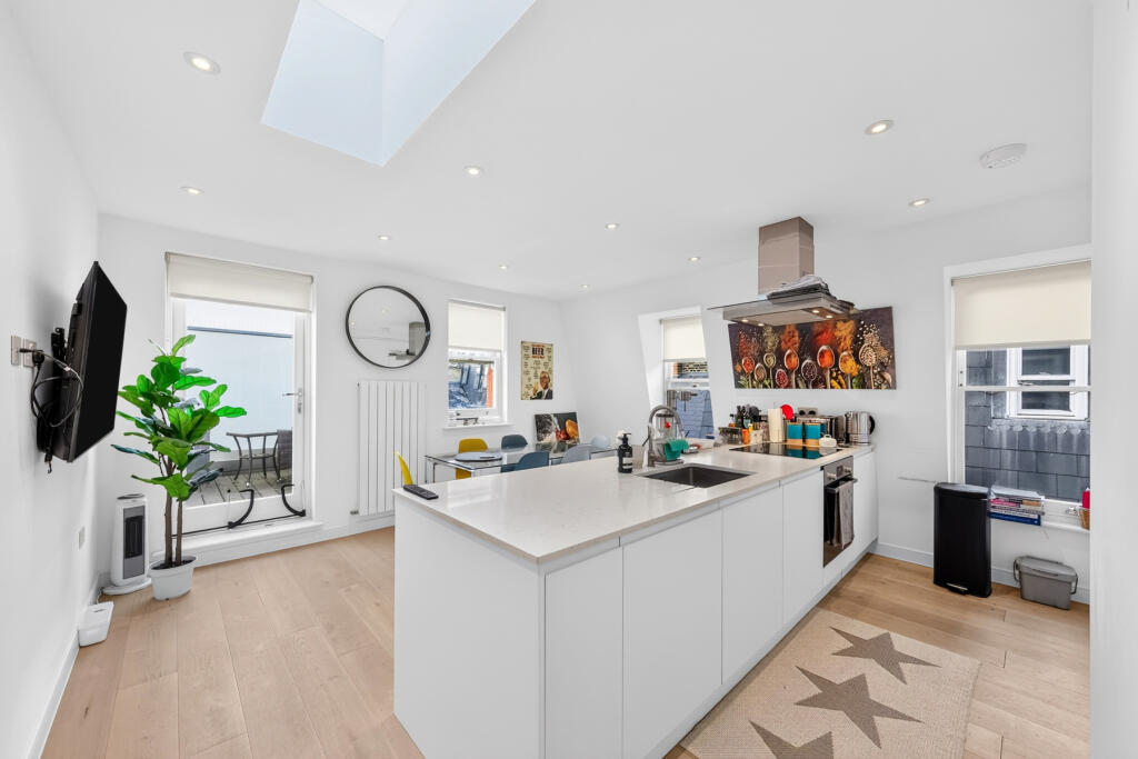 Main image of property: New Kings Road, Fulham, SW6