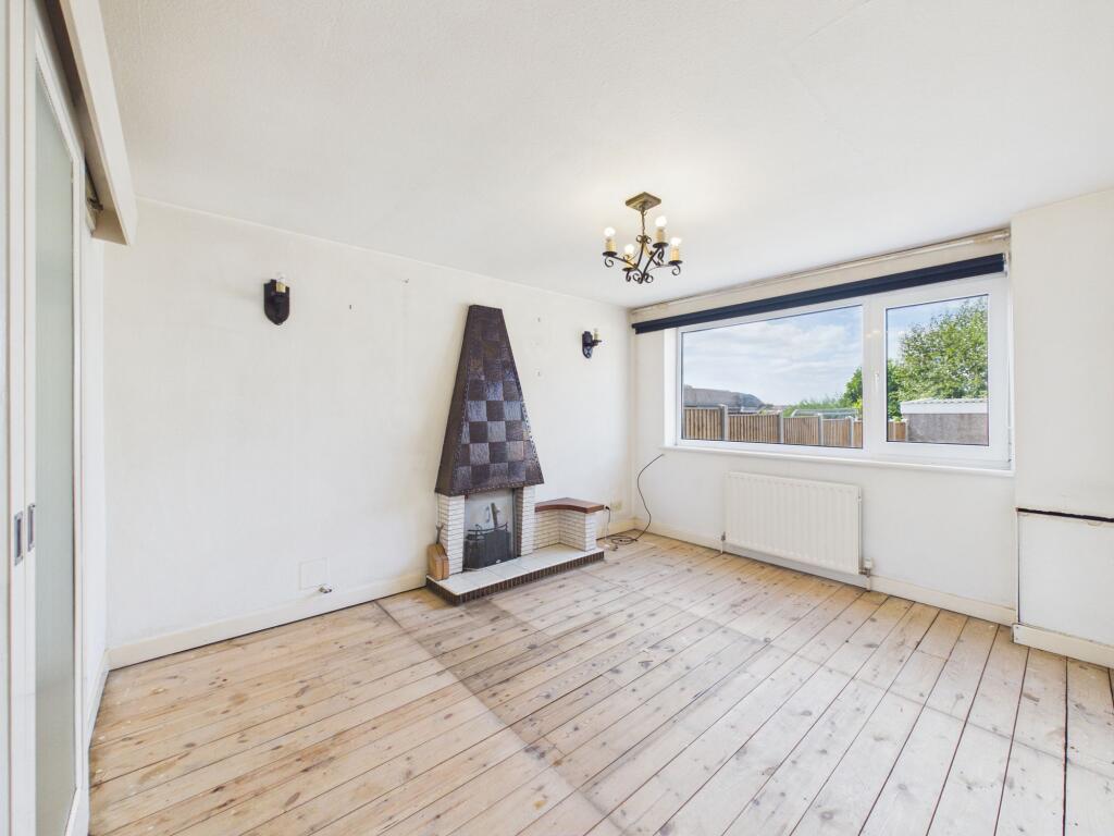 House in Nottingham, Rise Park - View 3